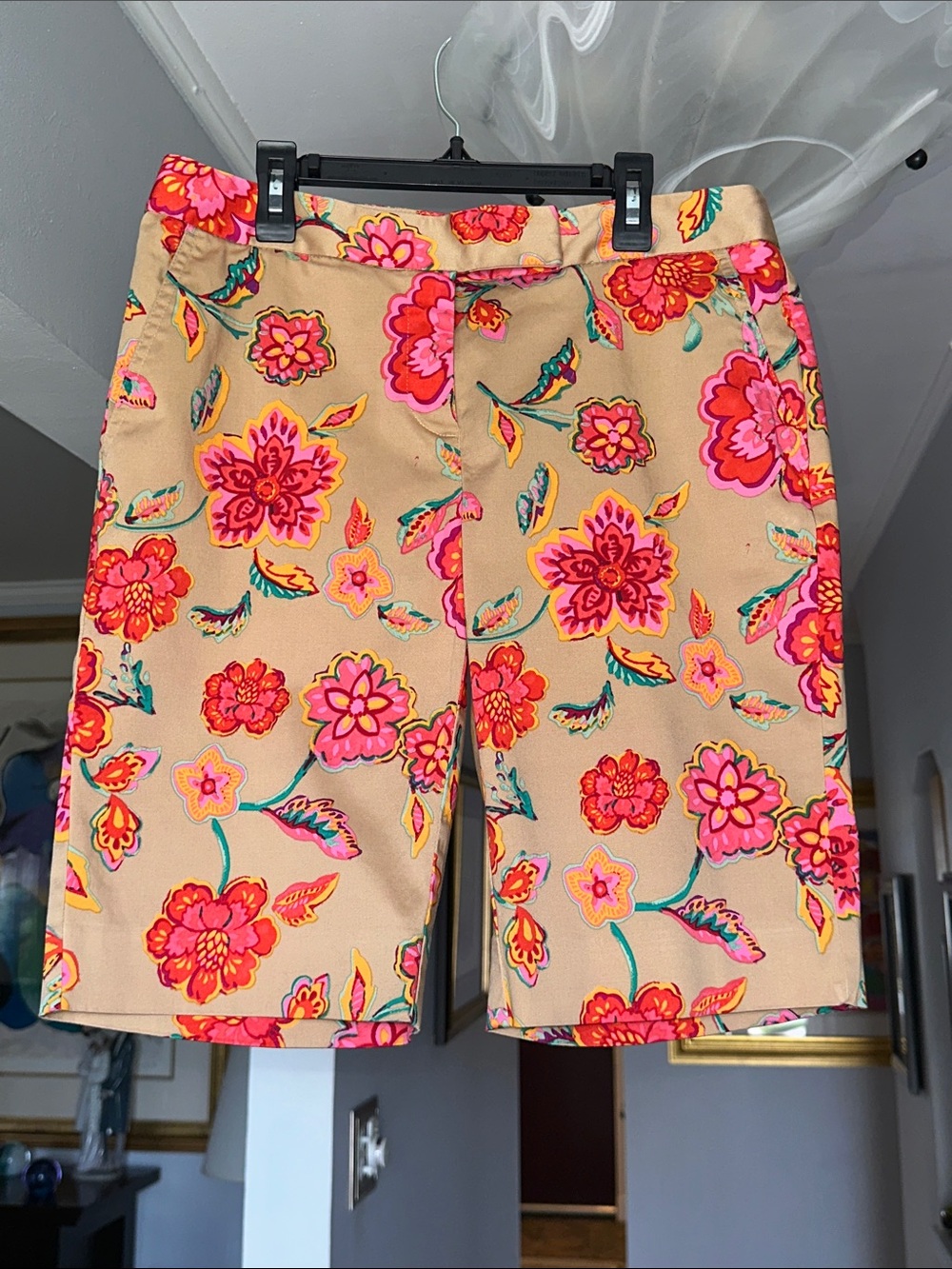 Jones New York Beige Floral Bermuda Shorts Sz 6